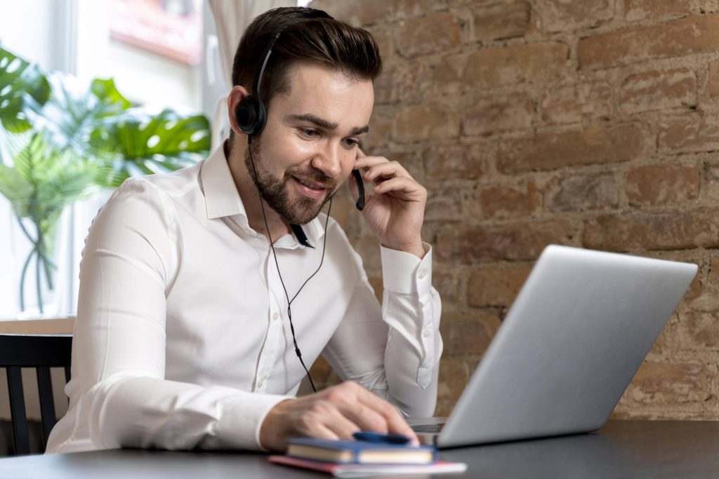 Customer service representative on a logistics consultation call